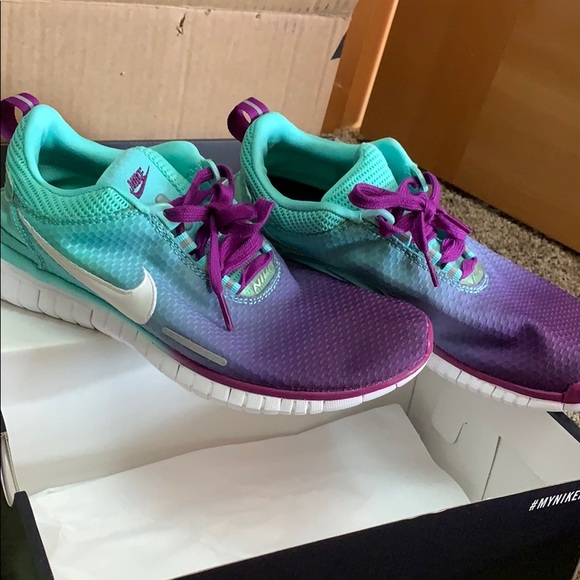 Custom Nike frees - Picture 2 of 4